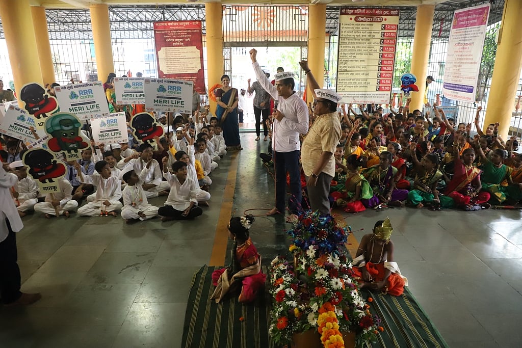 Deputy Commissioner of the Solid Waste Management Department, Dr. Babasaheb Raajle, expressed his appreciation for the event.