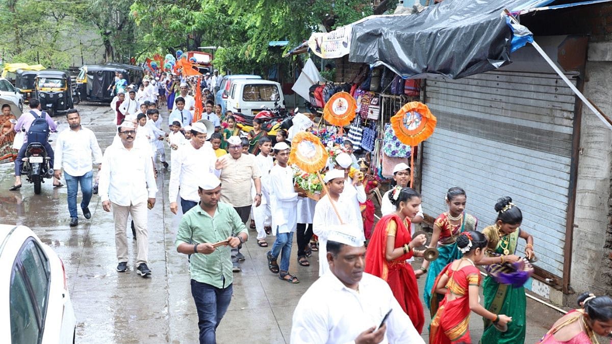 More than 250 students from primary and secondary schools actively participated in the 'Ashadhi Ekadashi Swachhta Dindi.'