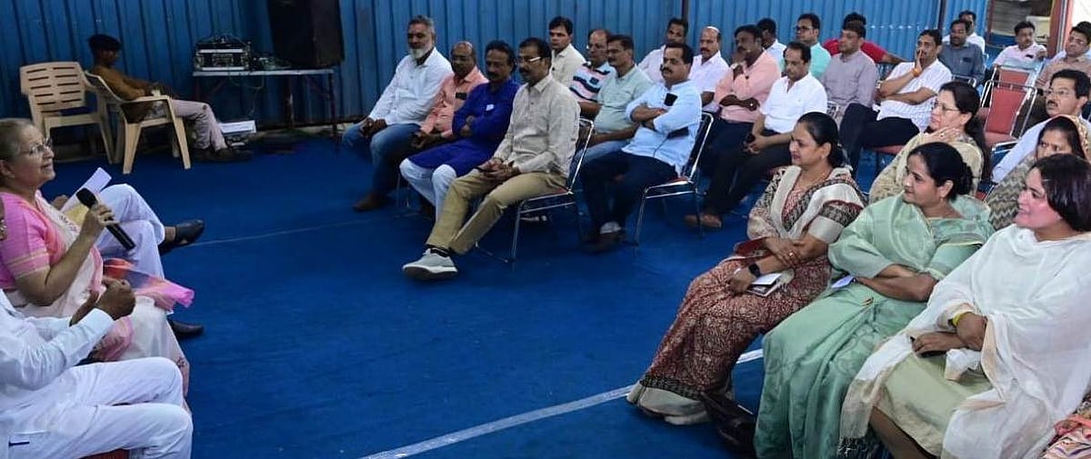 Indore: Fund for Ahilyabai memorial to be raised from each ward, says Sumitra