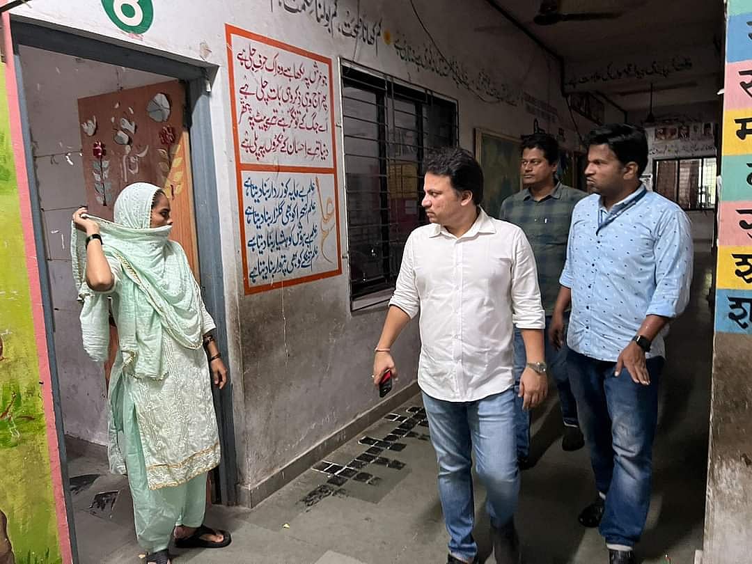 Mhatre spoke to families lodged in the Urdu school