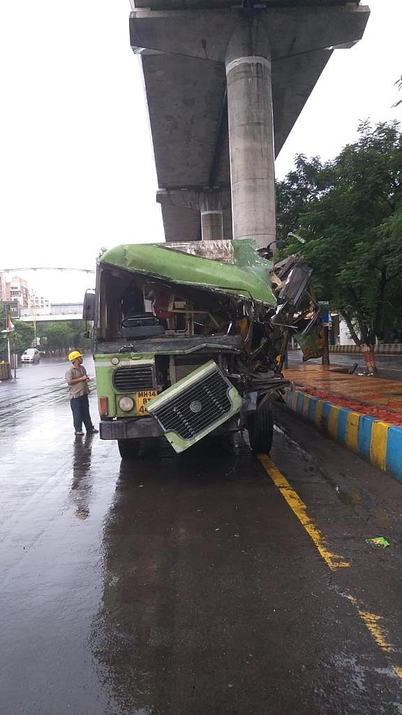 Thane News: MSRTC Bus En Route Satara Gets Into Accident Near Viviana Mall, 2 Severely Injured; Visuals Surface