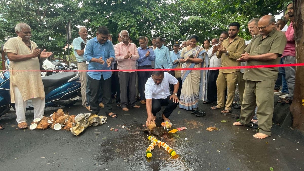 Navi Mumbai: Dashrath Bhagat Inaugurates New Service Road Near Vashi Station