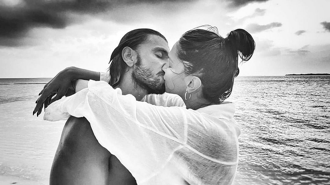 Ranveer Singh's Cutest Photos With Wife Deepika Padukone