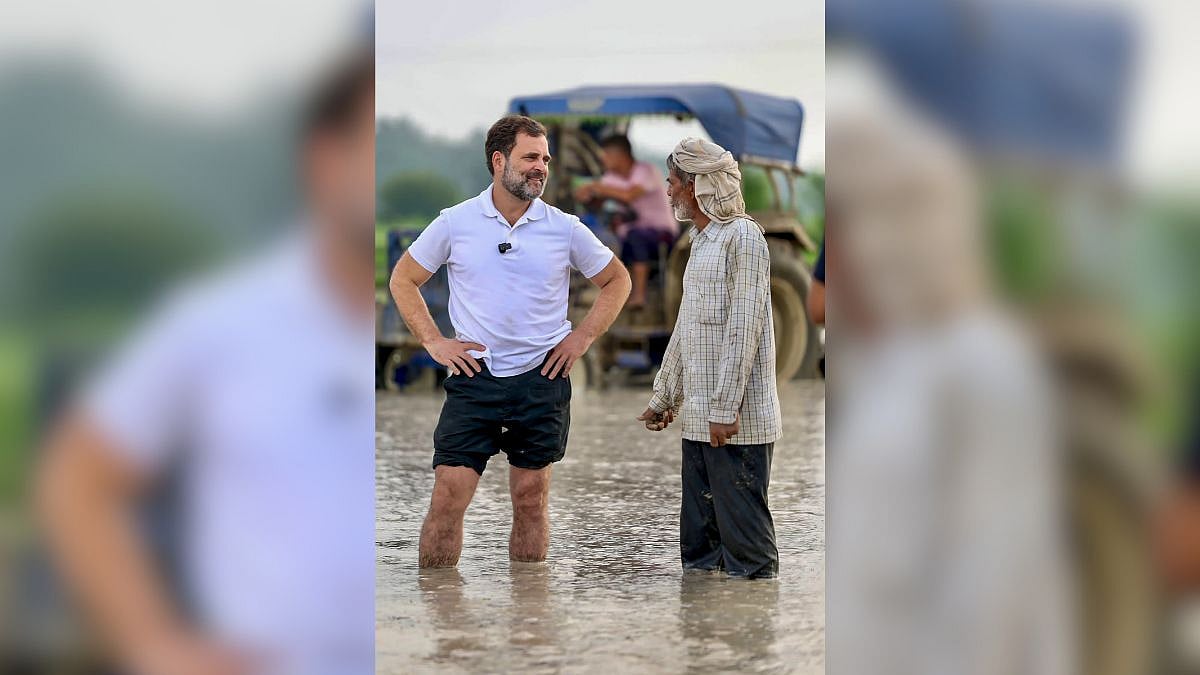 Congress leader Rahul Gandhi Interacting with a farmer in Sonipat district of Haryana.