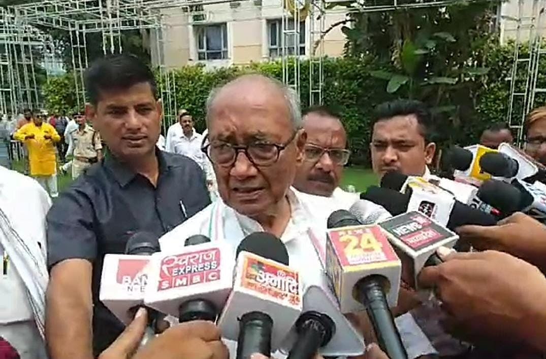 Madhya Pradesh: Digvijaya Calls Out On Traitors, Asserts Congress Will Form Majoritarian Govt This Time