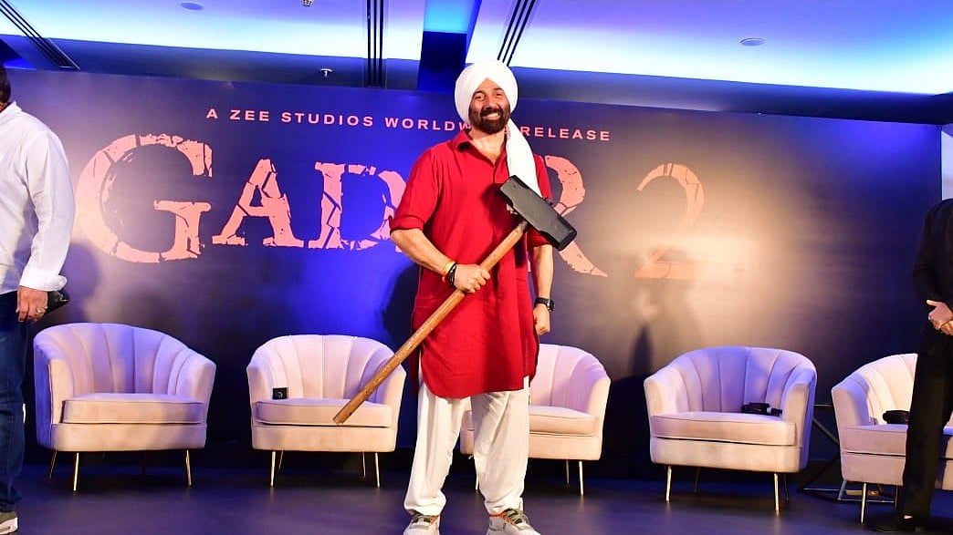 Sunny Deol Reveals He Was ‘HESITANT’ In Recreating Handpump Scene In Gadar 2; Credits Dharmendra For His Fitness At 66