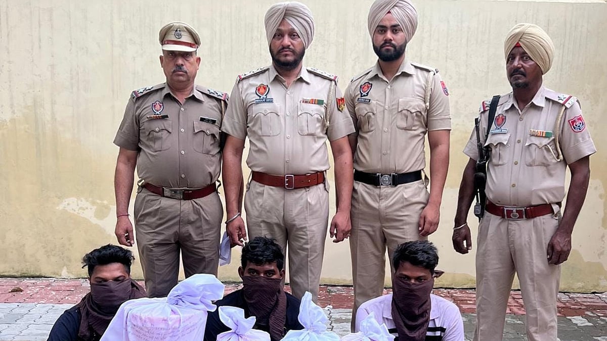 Punjab: Cops Nab 3 Smugglers With 12Kg Heroin In Amritsar; Accused Were ...