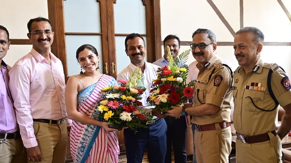 Chrisann Pereira Meets Mumbai Police Commissioner After Returning From ...