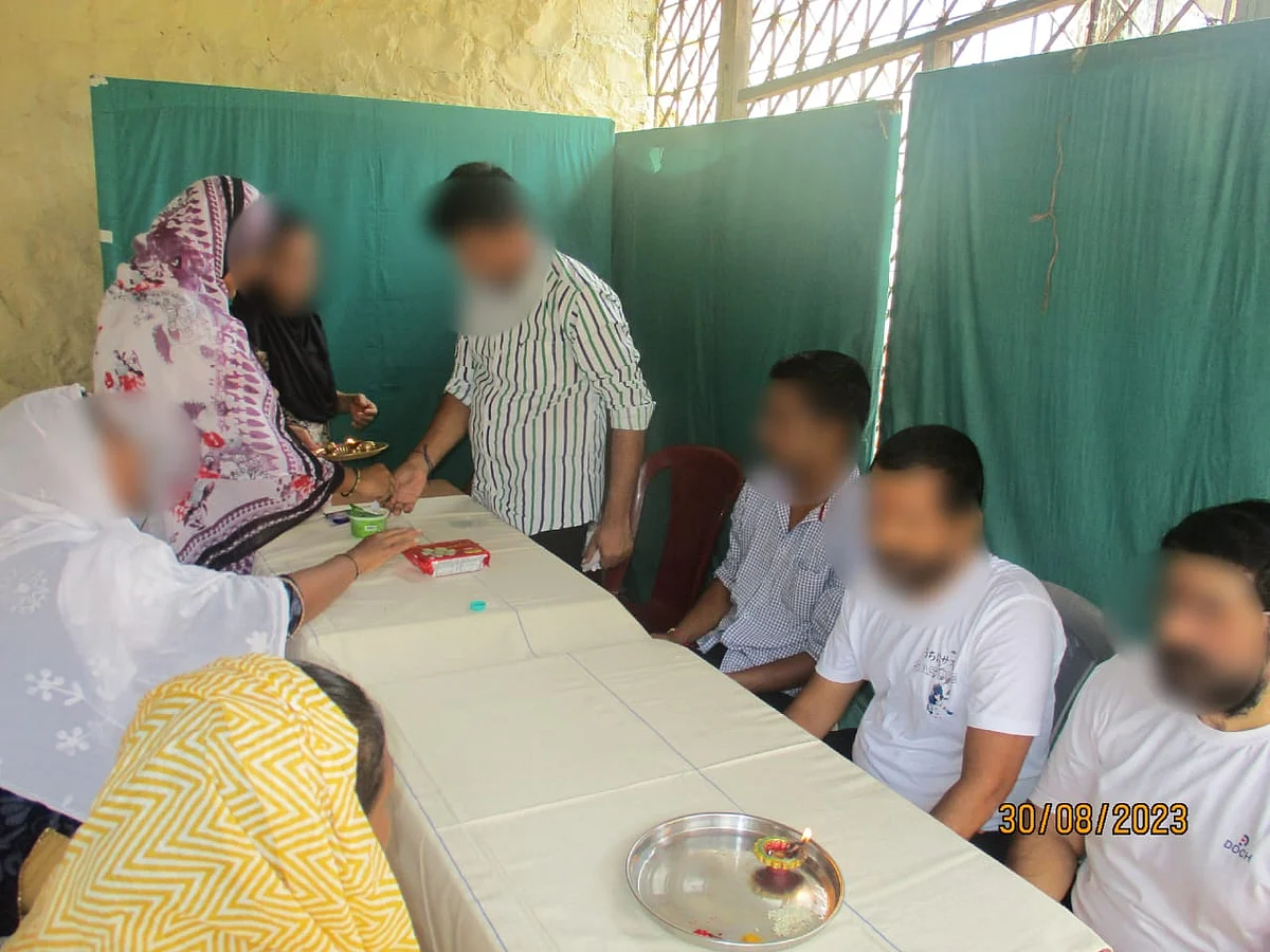 Women inmates tie Rakhi
