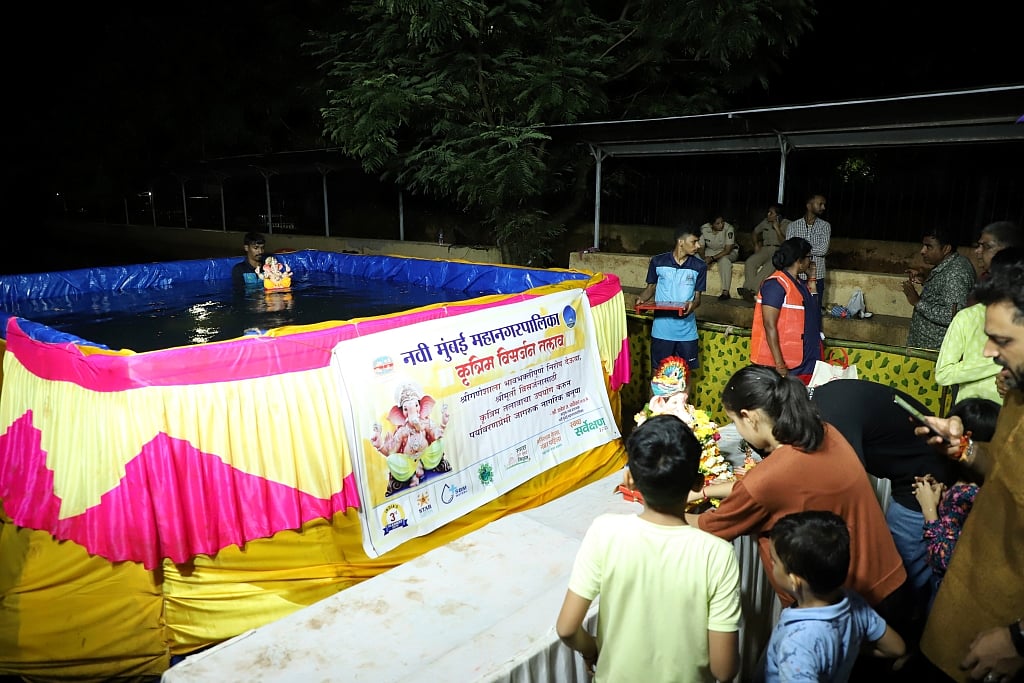 Under the guidance of the municipal commissioner Rajesh Narvekar, NMMC has made elaborate arrangements at all the immersion sites.