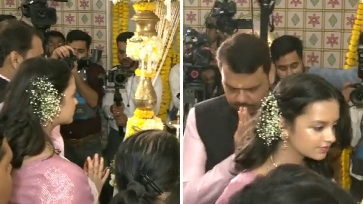 Ganesh Chaturthi 2023: Maharashtra Dy CM Devendra Fadnavis Offers Prayers To Lord Ganesha In Mumbai (Watch) | 