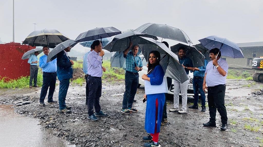 Central Railway officials