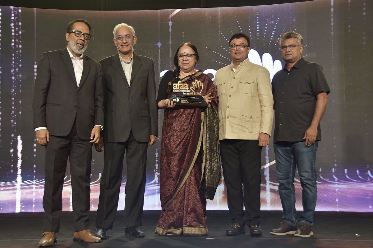 RK Swamy Associated for State Bank of India.- Sangeetha Narasimhan, Director & National Creative Head, R K SWAMY with the presenters 
