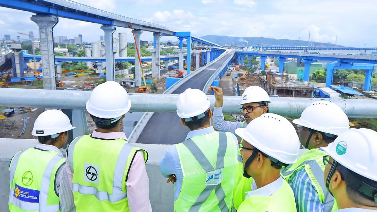 MMRDA commissioner inspecting the on-going work.