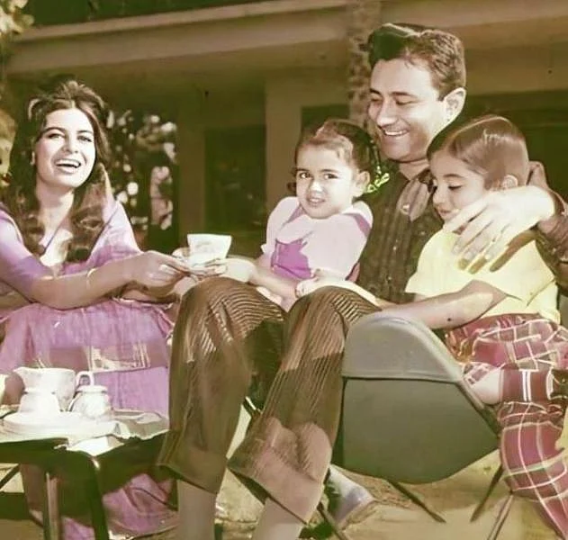 Dev Anand with his wife and kids