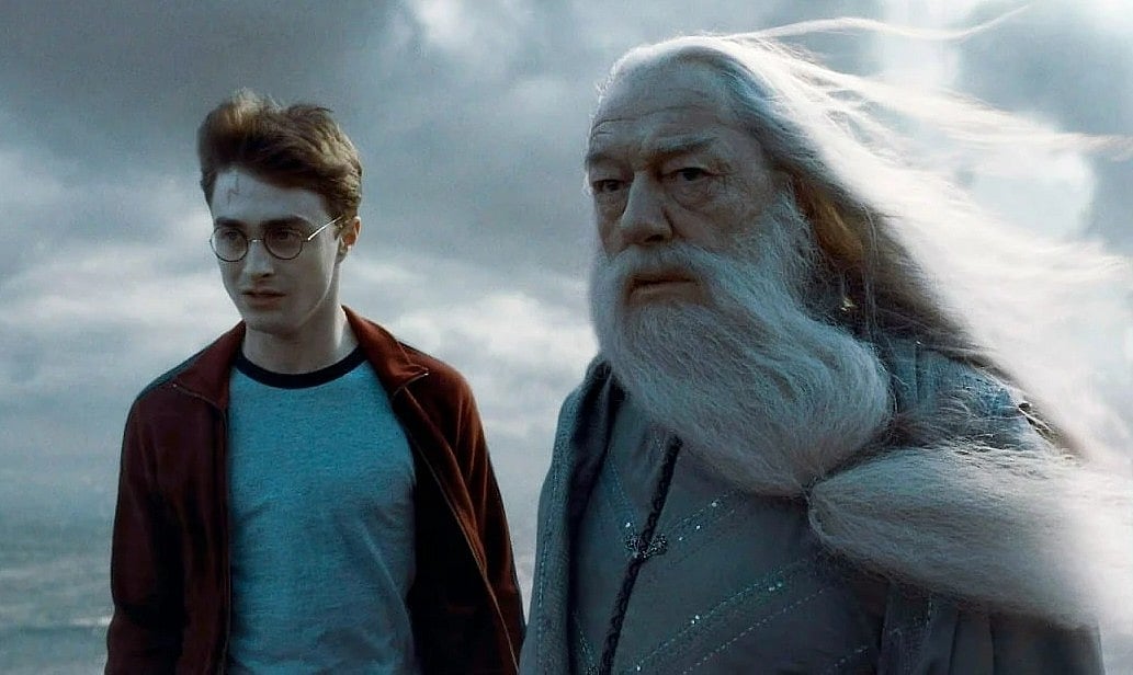 Dumbledore Actor Michael Gambon Death: Harry Potter Star Daniel Radcliffe, JK Rowling Pay Tribute 