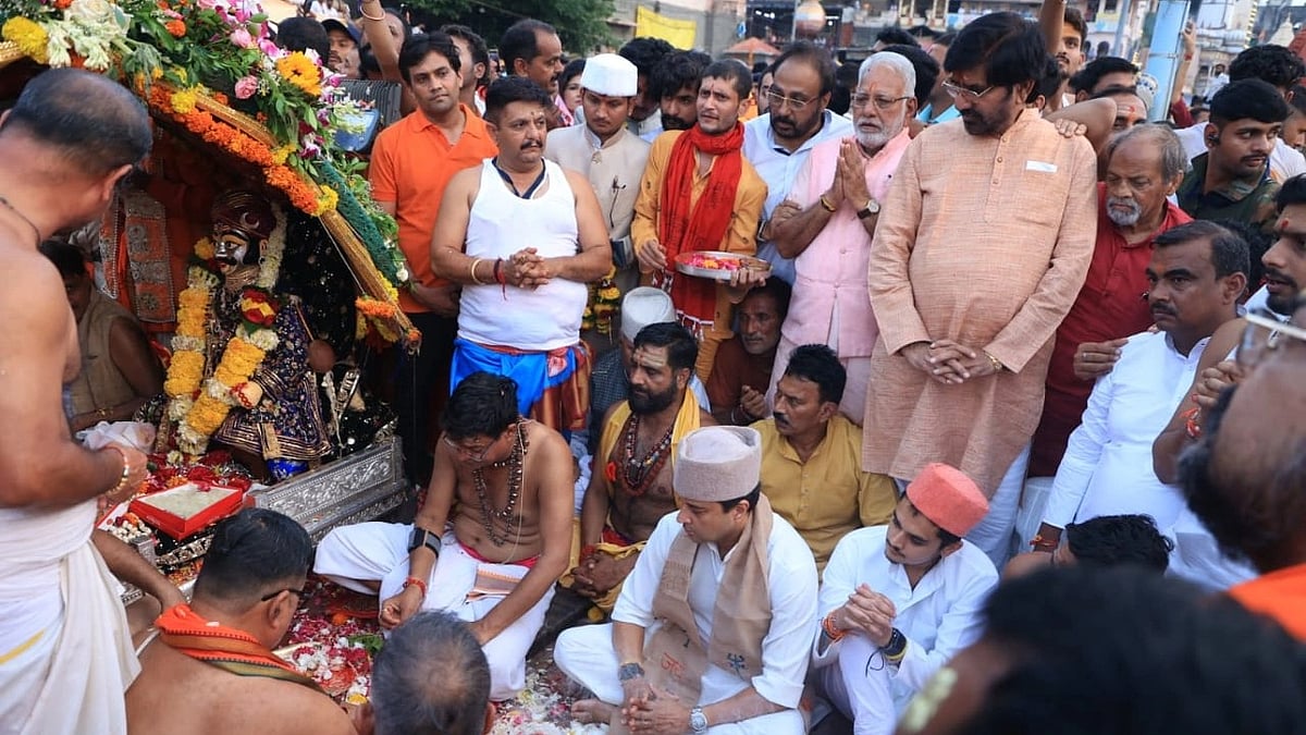 Lord Mahakal's Shahi Sawari Taken Out With Great Pomp, Union Minister Scindia, Performs Jalabhishek At Ram Ghat