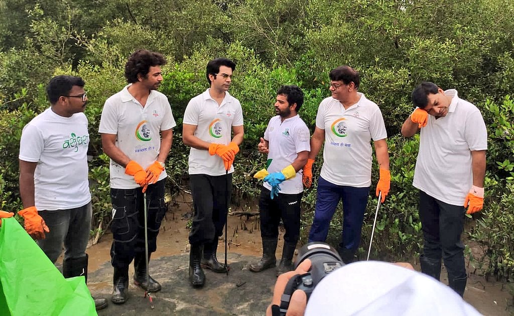 Bollywood actors, Rajkumar Rao and Sunil Grover also joined the Mega Mangroves Clean-up drive.