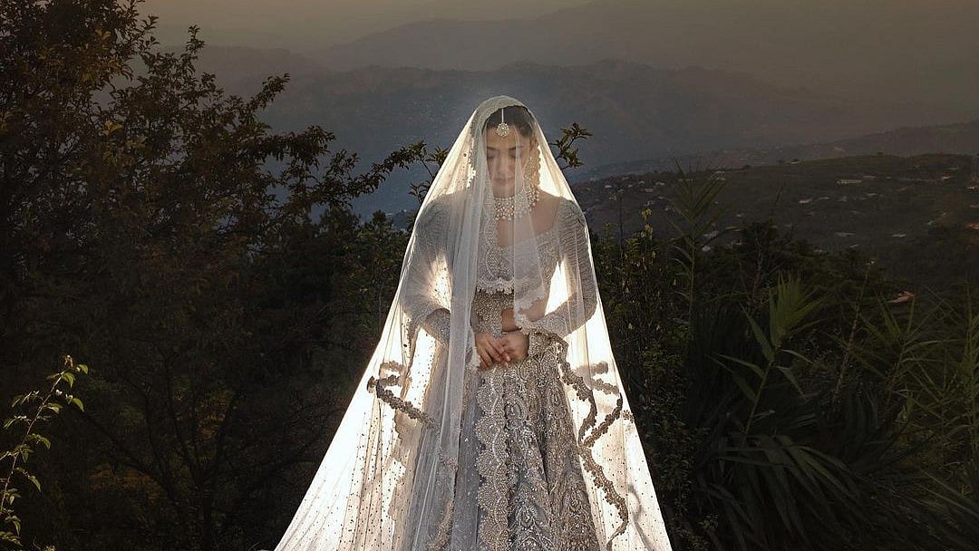 Pakistani Actress Mahira Khan's Dreamy Wedding Photos
