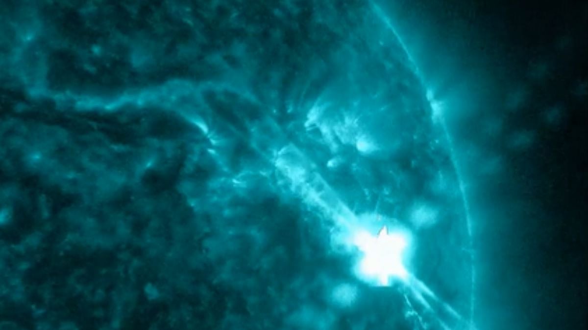 WATCH: Sun Unleashes Extreme X-Class Solar Flare Since 2017, Blackout ...