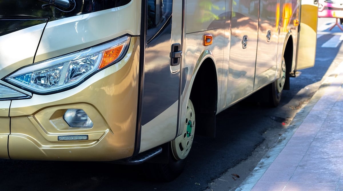 Pimpri Chinchwad: Luxury Buses Barred From Major Pickup Points, 5 Fixed Spots Designated |