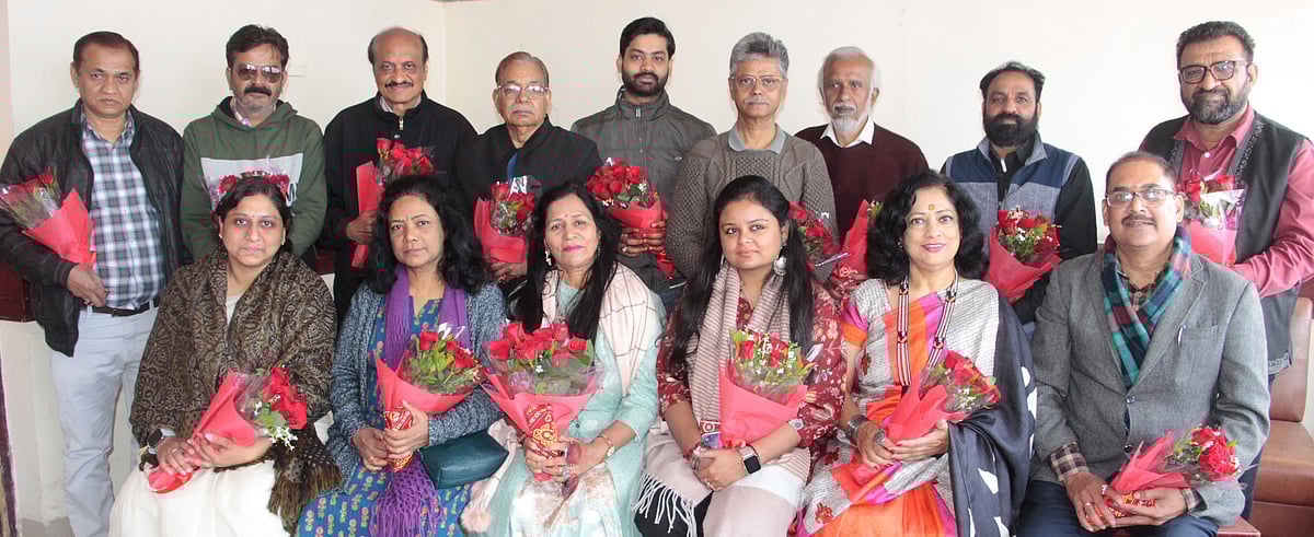 Vivek Barve of Free Press, Deepak Chourasia of Bank of India, Sajan Panicker of Balaji Securities, Akhilesh Khandelwal of Systematix Technologies, Santosh Singh of DHL Infrabulls International Pvt Ltd, Ravi Batwal of Ravi Graphics, Gagan Patidar of Gagan Leather and Kirti Bharadwaj of Madhya Pradesh Gramin Bank 
