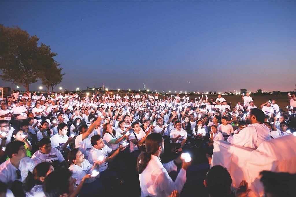 Gurudevshri Rakeshji with his followers