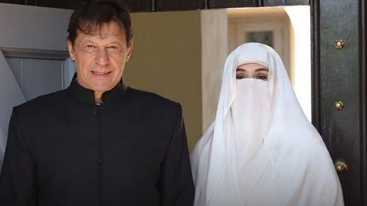 Pakistan Former PM Imran Khan Wife Bushra Bibi Sentenced To 17 Years Pakistan Former PM Imran Khan Wife Bushra Bibi Sentenced To 17 Years