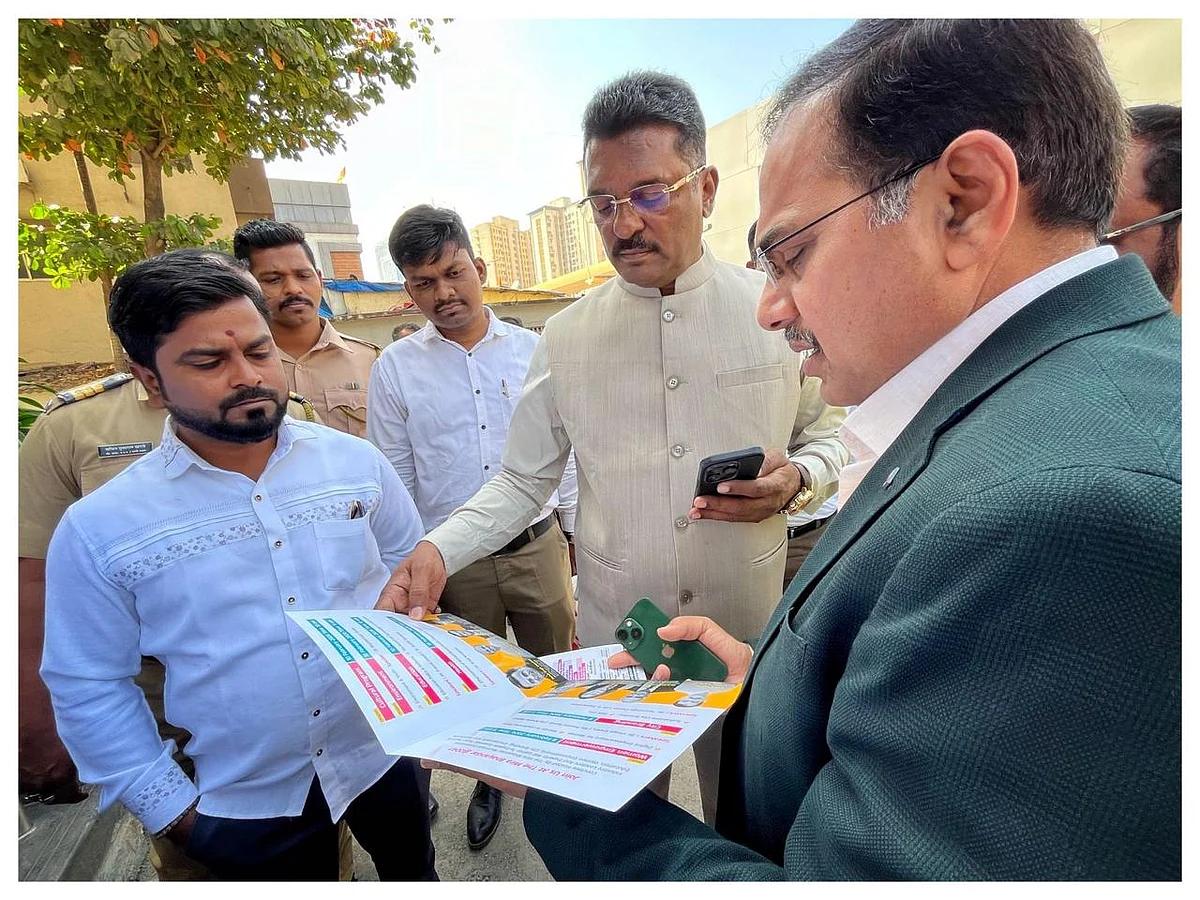 MBMC chief- Sanjay Katkar and MLA Pratap Sarnaik fine tuning the modalities of the hospital