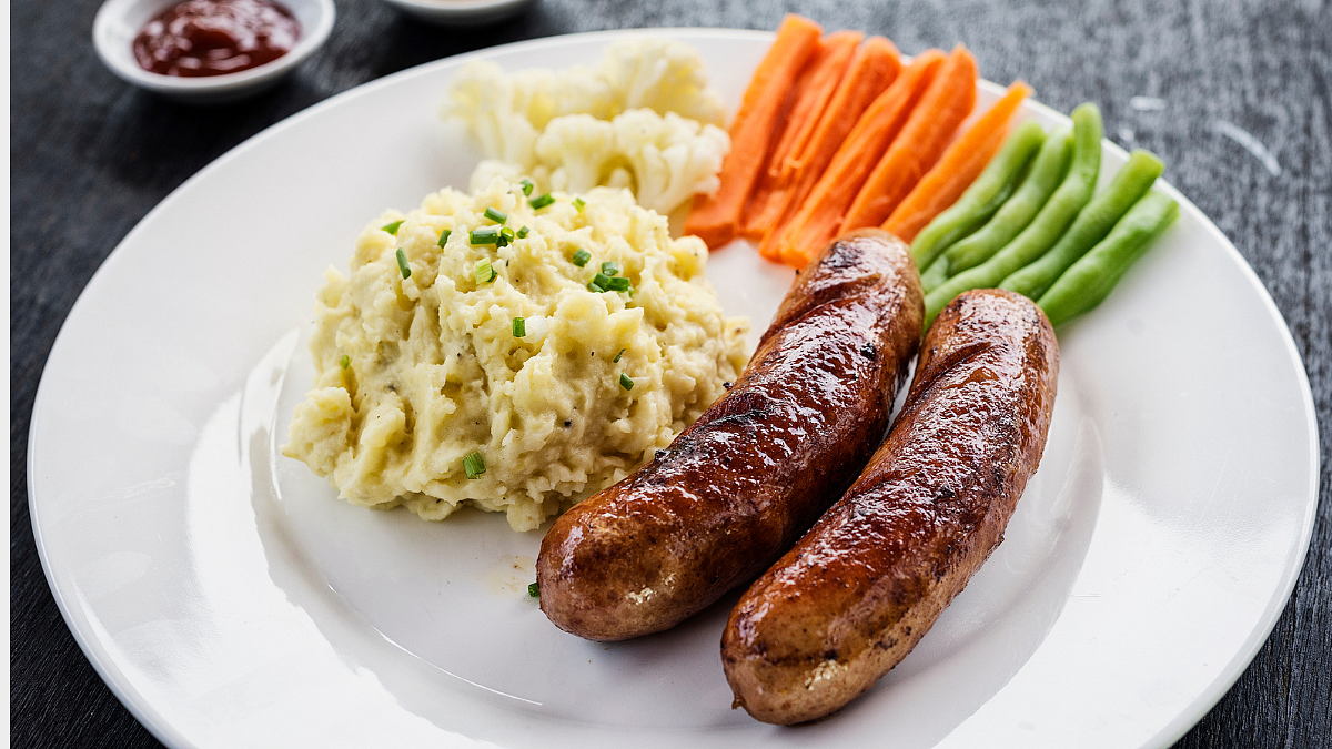 Scrambled Egg and Sausages with veggies