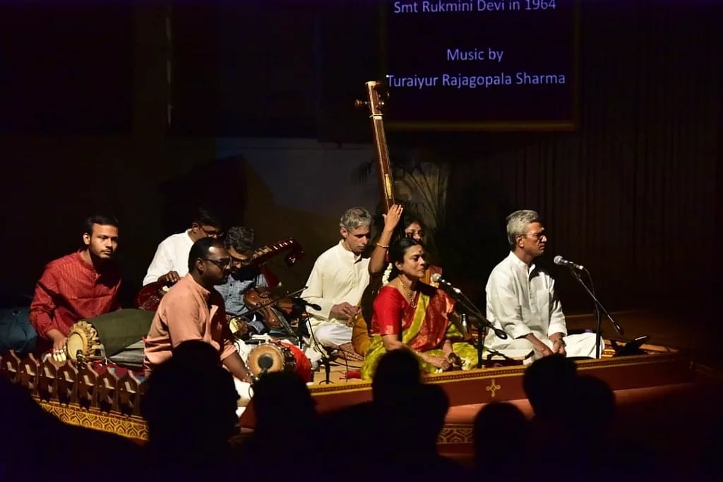Dr. Jyolsana Menon (middle), HOD, Dance Department at Kalakshetra Foundation. Photo courtesy: Kalakshetra Foundation/Instagram
