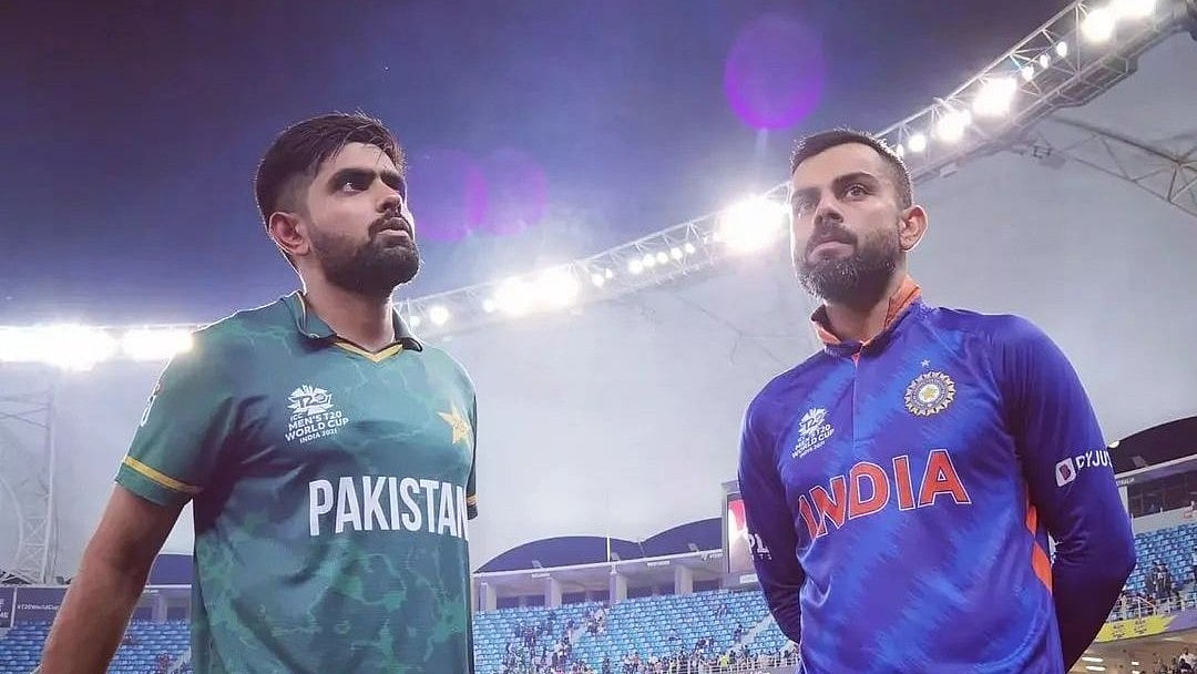 Babar Azam and Virat Kohli at T20 World Cup 2021  | Credits: Twitter 