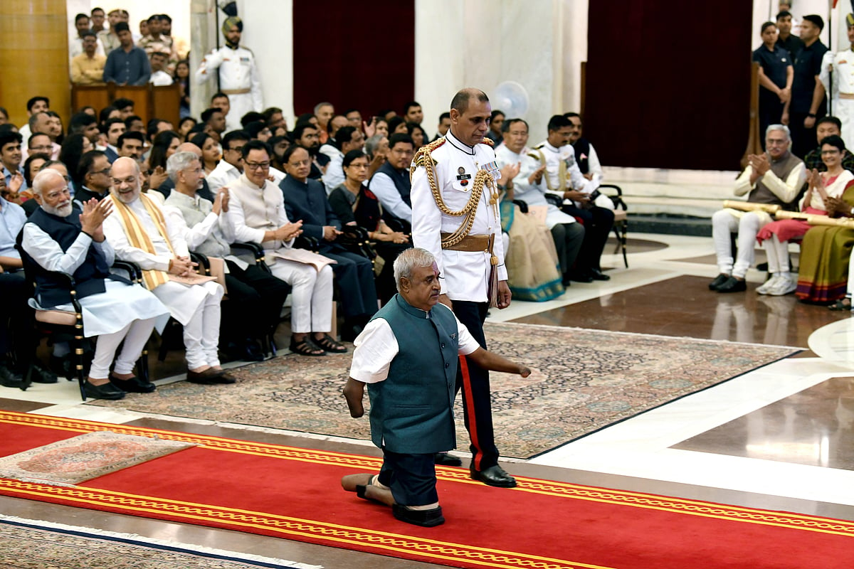 KS Rajanna arrives to receive Padma Shri from President Droupadi Murmu (Unseen) for his works for the welfare of persons with disabilities during the Civil Investiture Ceremony-II, at Rashtrapati Bhavan, in New Delhi on Thursday, April 9, 2024.