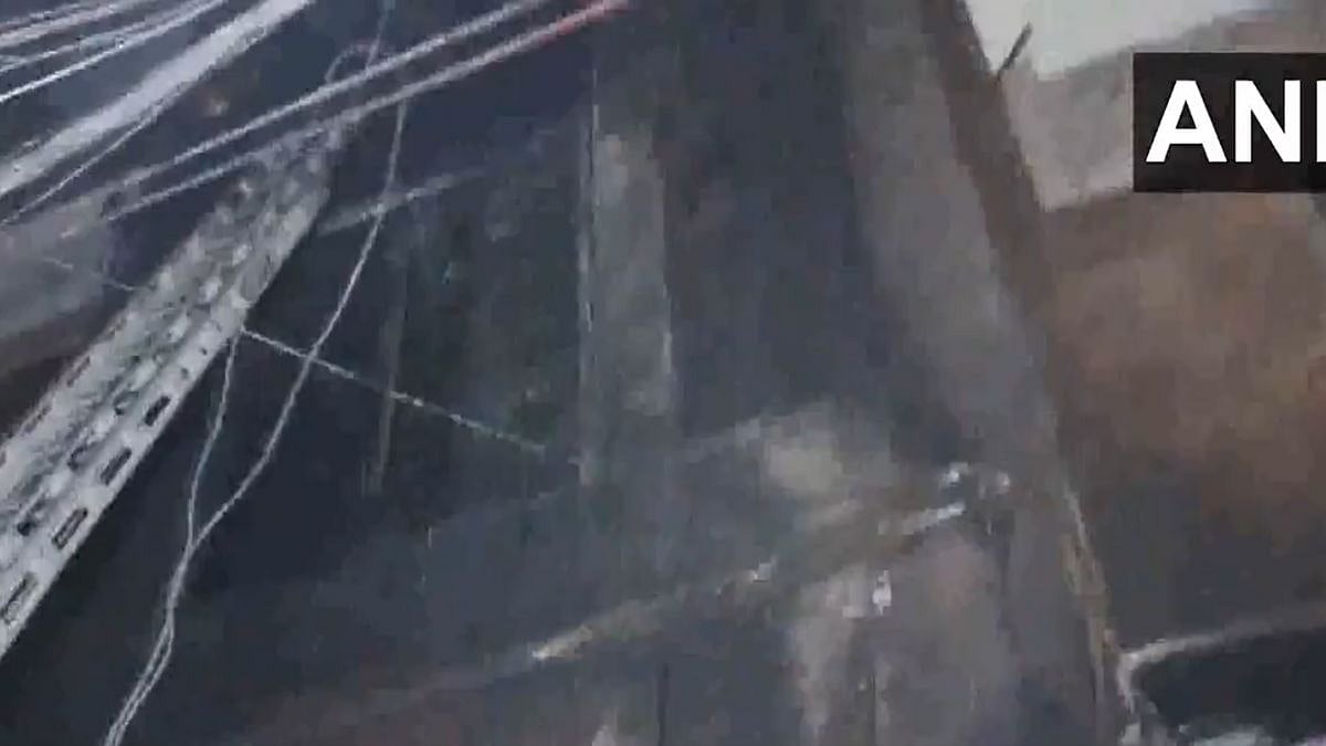 Delhi Tragedy: 3 People Die In Blaze That Engulfed 4-Storey Residential Building In Krishna Nagar; Visuals Surface
