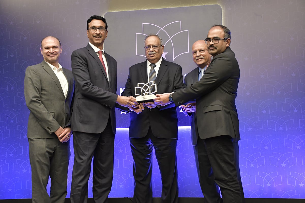 (L-R) Marzin Shroff, Ex-MD, Eureka Forbes, Jayant Acharya, Joint MD & CEO, JSW, M Damodaran, Former SEBI Chairman, Pradeep Dalvi, Deputy CFO-Associate Vice President, Shailesh Haribhakti, Chairman, Shailesh Haribhakti and associates 