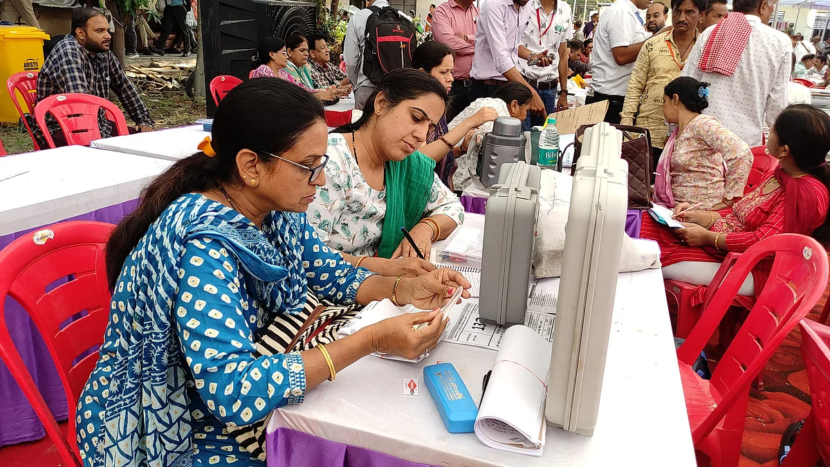 Polling staff in Ujjain