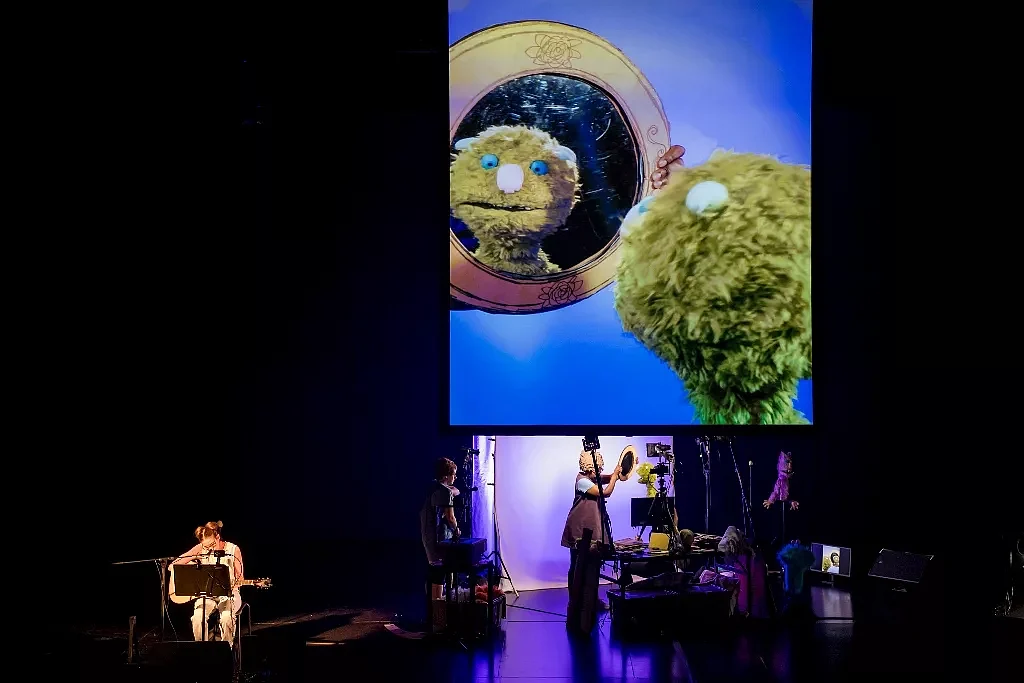 Little SIFA’s Leonardo! A Wonderful Show About A Terrible Monster. Photo courtesy: Moonrise Studio, courtesy of Arts House Limited