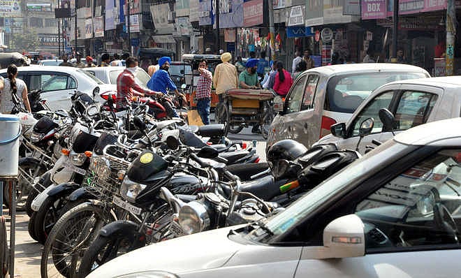 Traffic Woes In Bhopal: Number Of Plaints On Haphazard Parking Rises ...