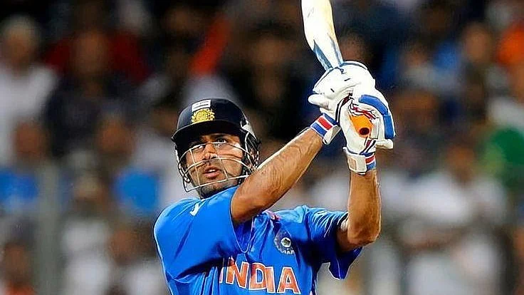 MS Dhoni hitting a winning six in the 2011 World Cup Final in Mumbai | Credits: Twitter