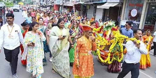 The Maharashtrian community participated in the Dindi Yatra with great enthusiasm | 