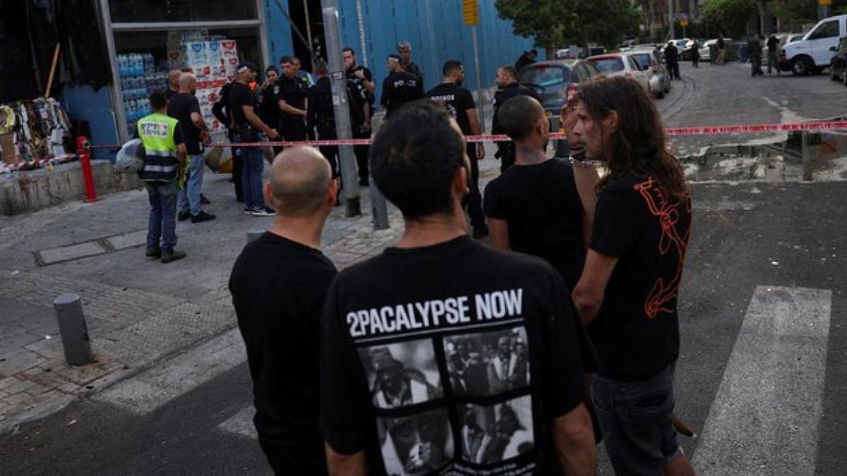 Israel Blast: 1 Killed, 10 Injured After Major Explosion Caused By Air Strike Rocks Tel Aviv; Visuals Surface |