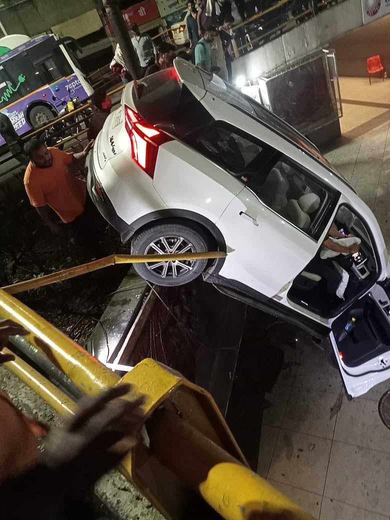 PHOTOS: Speeding Car Crashes Into Garware Subway In Pune; Driver's ...