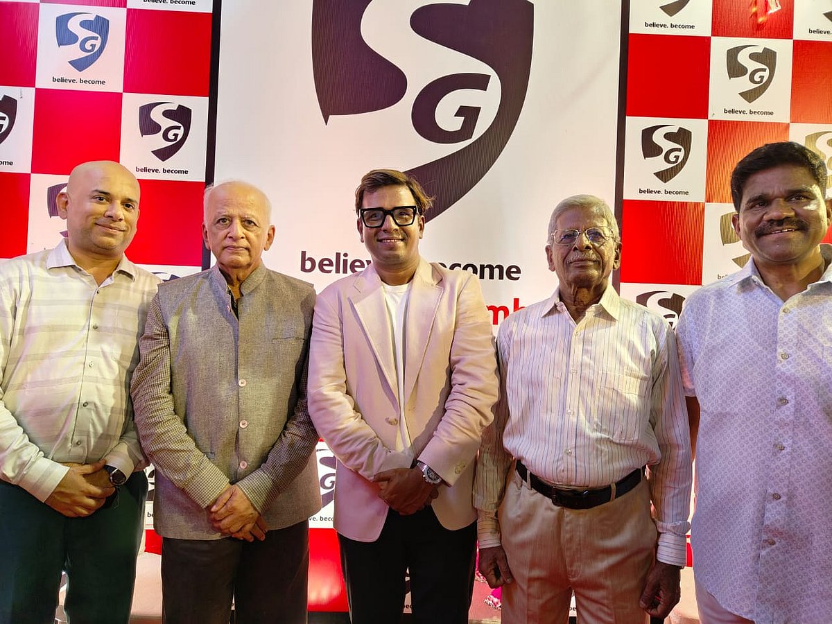Abhijeet Kadam special invitee, Satish Lotlikar Trustee IES, Harshad Bhojnaik (owner of HB Sports & Fitness), Anand Bhojnaik and Santosh Sawant among the others present at the opening of the new SG outlet which was opened in Matunga (E) on Wednesday. | 
