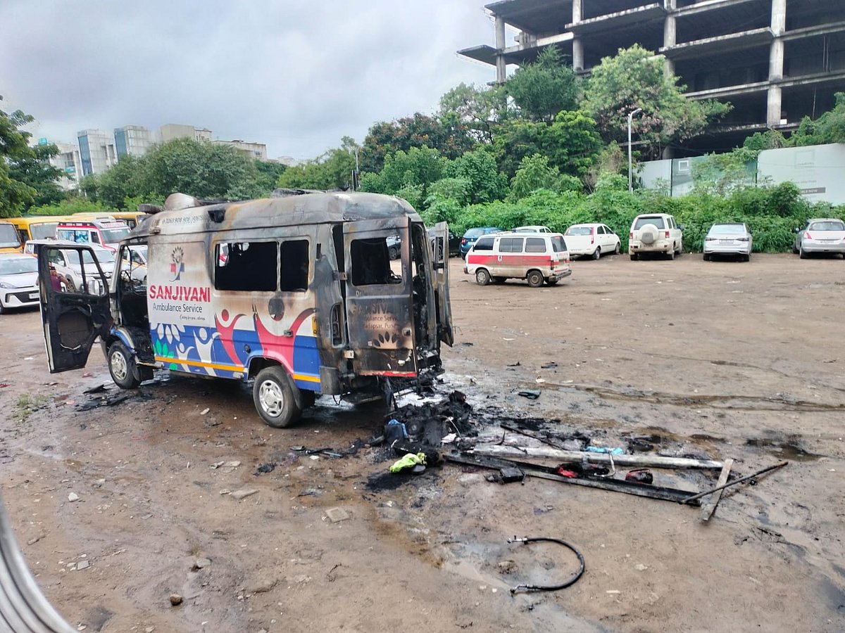 Pune: Ambulance Catches Fire at Noble Hospital Parking in Hadapsar; No Injuries Reported |