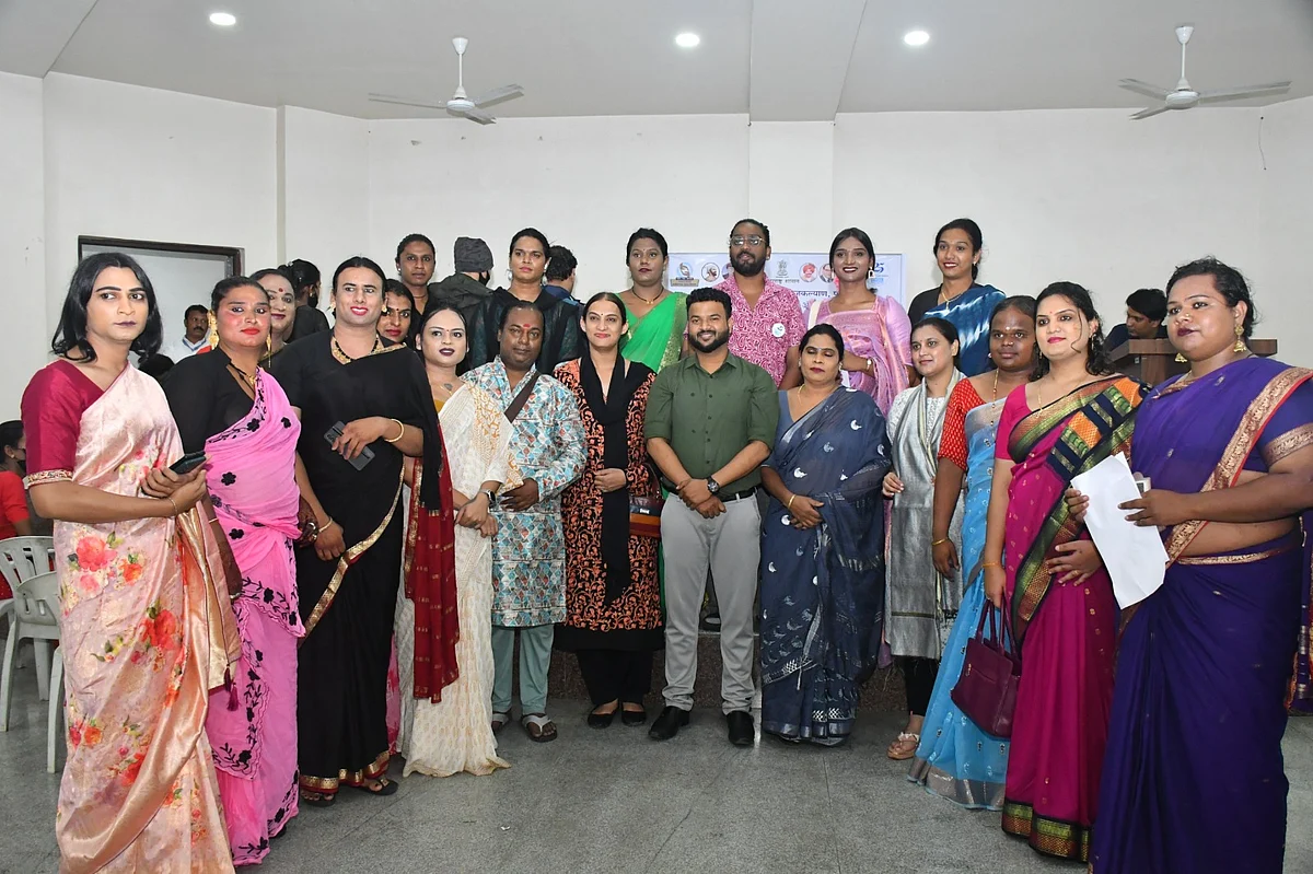 Special Camp in Pune Registers Third-Gender Individuals and New Voters Ahead of Assembly Elections |