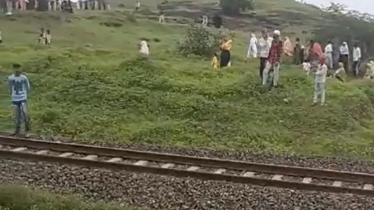 Jalgaon: Unknown People Pelt Stones Bhusawal-Nandurbar Passenger Train, Case Registered | 