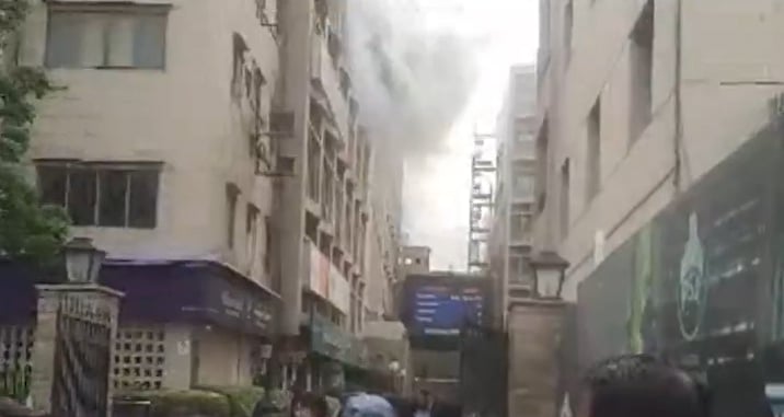 Massive Fire Erupts at Pakistan Stock Exchange; Halts Trading Activities in Karachi | 