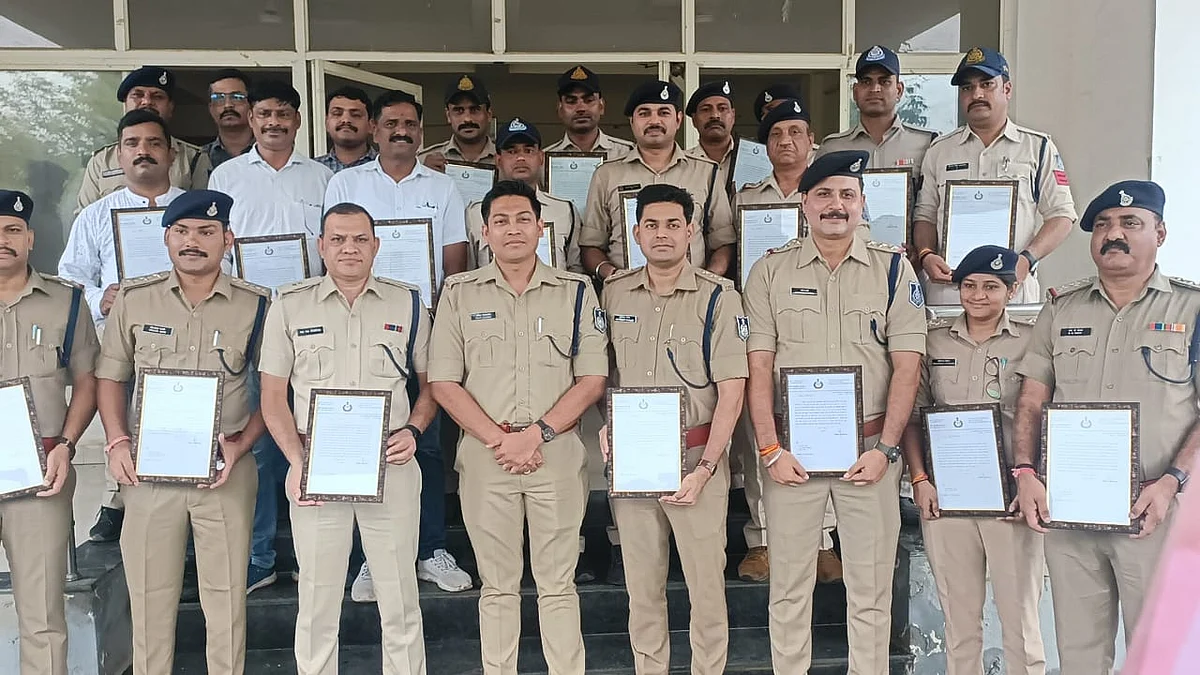 SP felicitated police team for their swift action in reuniting the kids with their families | FP photo