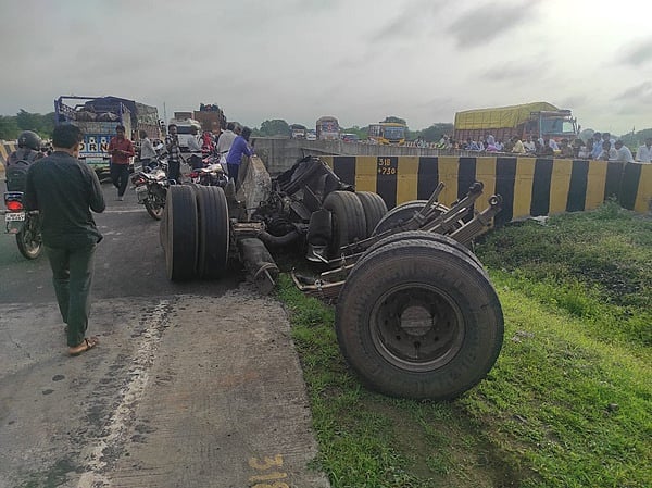 Madhya Pradesh: Speeding Truck Falls Off Culvert In Dewas, Two Die | FP Photo
