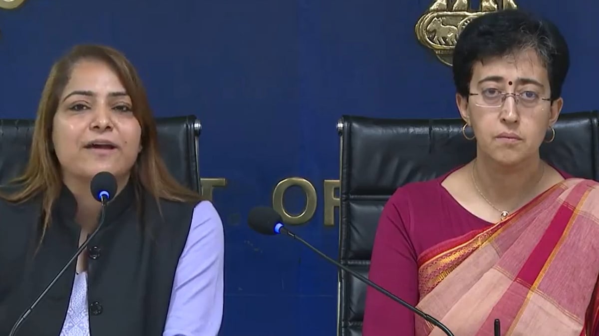 Delhi minister Atishi (right) with MCD Mayor Shelly Oberoi | X (@ANI)